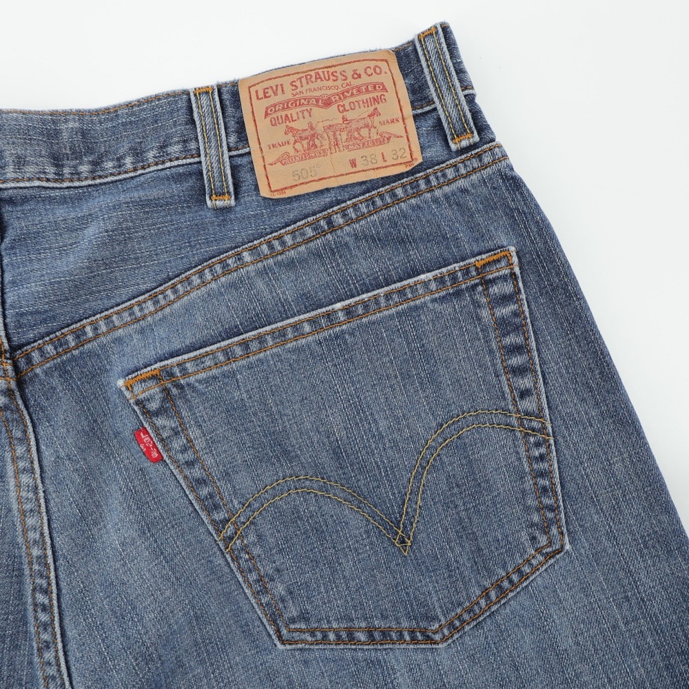 Levi Strauss 505 Regular Fit Mens Jeans 38x32 (measures 31") Denim Straight Leg